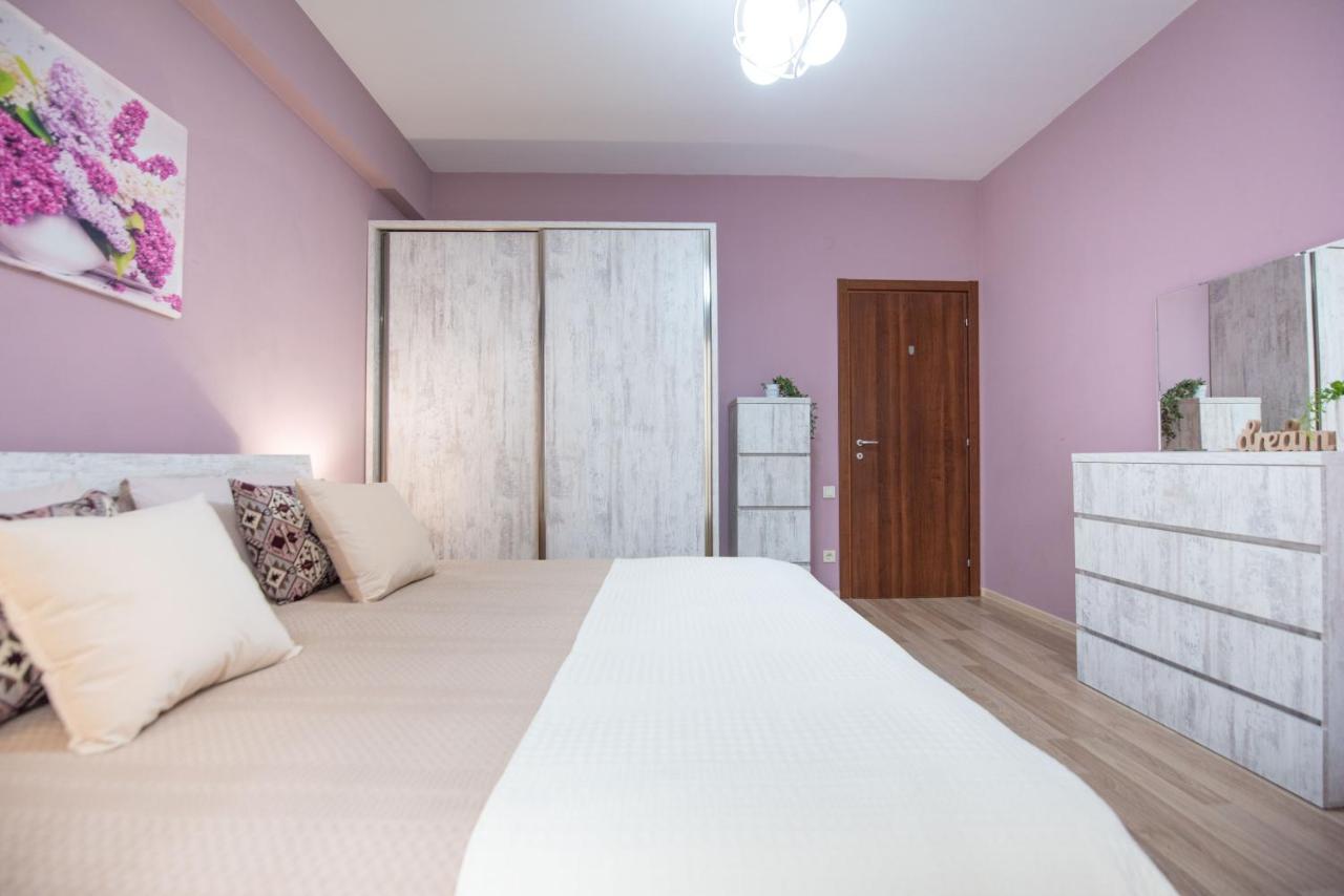 טביליסי Gg Home - Cozy 2-Bedroom Apartment On Givi Kartozia מראה חיצוני תמונה