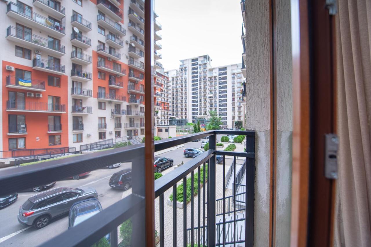 טביליסי Gg Home - Cozy 2-Bedroom Apartment On Givi Kartozia מראה חיצוני תמונה