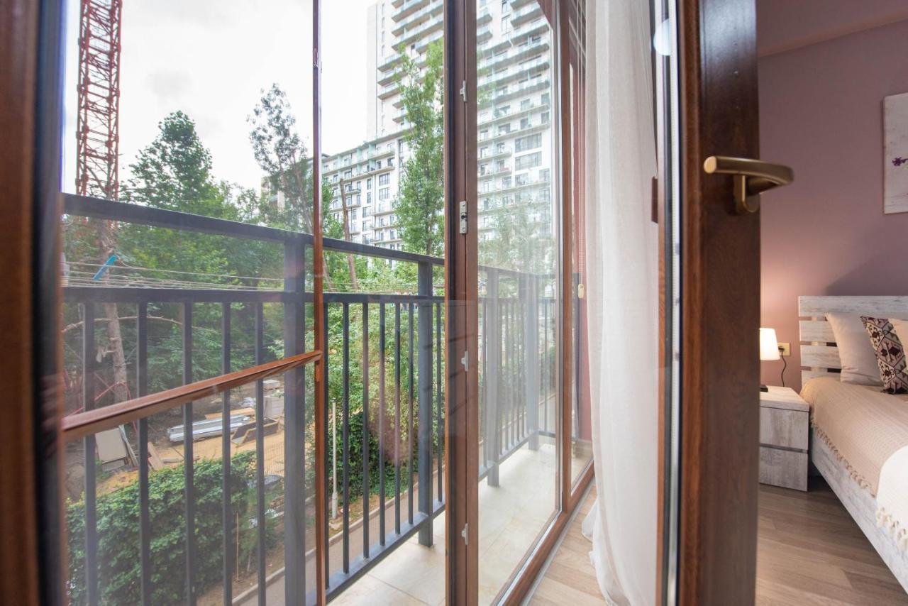 טביליסי Gg Home - Cozy 2-Bedroom Apartment On Givi Kartozia מראה חיצוני תמונה
